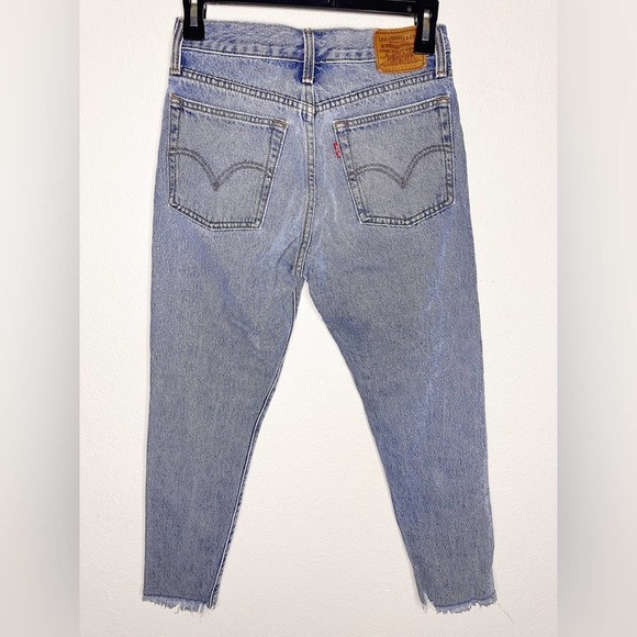 Levi's Women's Wedgie Straight Fit Button-Fly Cotton Jeans Size 25 $98 - Picture 3 of 6
